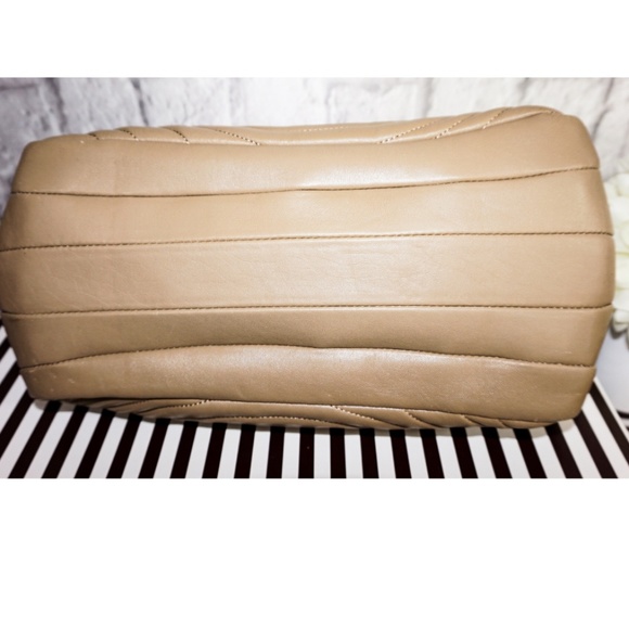 LARGE Beautiful HENRI BENDEL No.7 Quilted Handbag - Picture 3 of 4